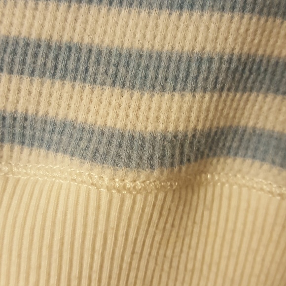 American Eagle sweater - Picture 3 of 3